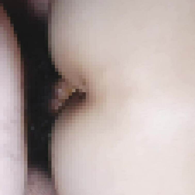 アナル
痛いですよね少し
モザイクあっても茶色いのが見えてて見苦しいですか？
こんな変態チックな方がご主人様喜ぶん