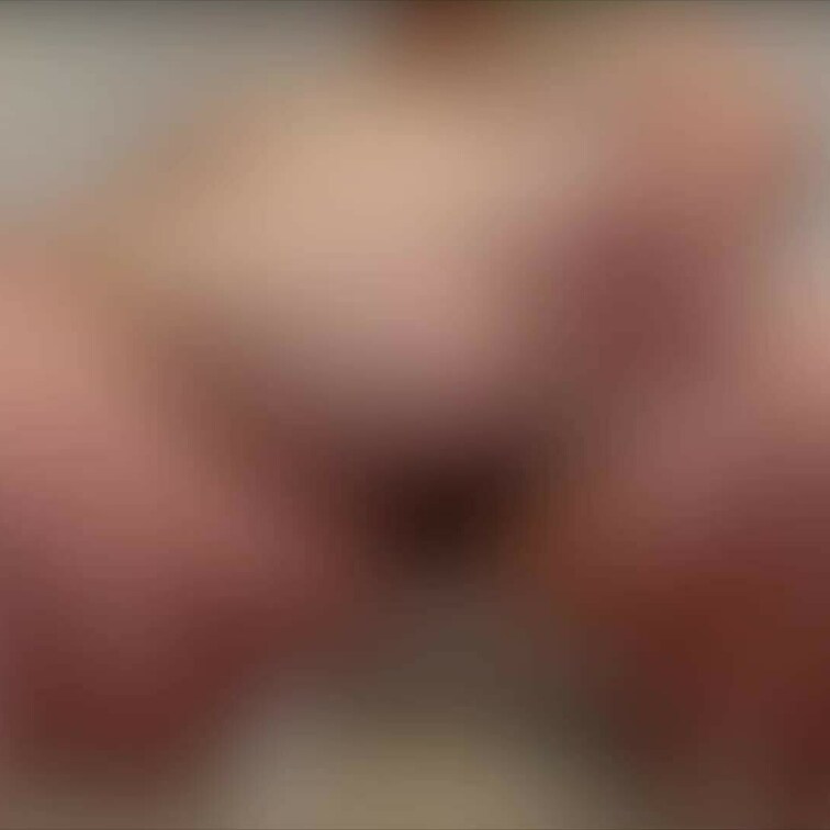 お腹でペットボトルを潰してみた🤍
