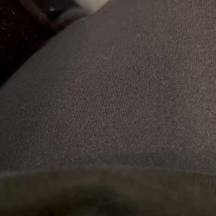 音高めのおなら笑