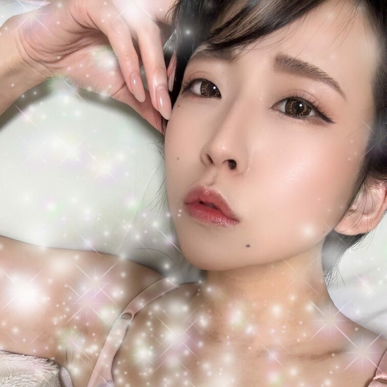 決め顔と見せかけて、これは上から撮った時にスマホの陰が映らない角度を研究している顔🤗🤗
TE○GAエッグ残り1つと