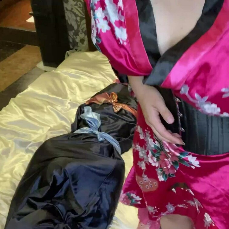 サテンの袋に包んであげたよ
