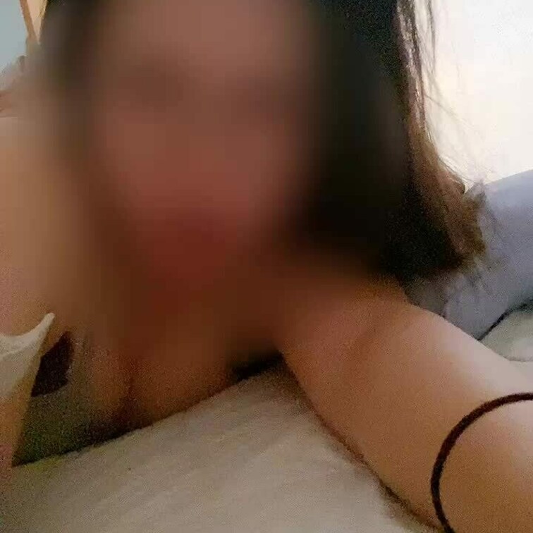 おはようございますぅうう🤭🩷🩷
寝起きのまいかママですよん☺️❤️
服のシミは○○○乳なの🍼