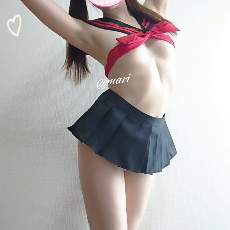 セクシーメーカーさんから頂いたセーラー服です(๑¯∇¯๑)♥
ムチムチな脚も激ミニは長く見えます⸝⸝⸝♡
#セクシー