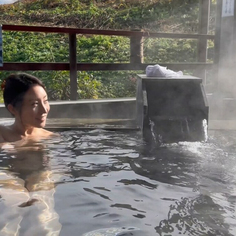 ⭐️お気に入り》ボタンを押すと、なっちが喜びます🍒✨

少し前に、景色が美しい温泉に行ったときの動画です✨
あまり