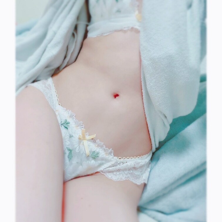 ちょっぴり　体調わるめ　…　🥲
明日は更新できそうだから　待っててね　…　🤍