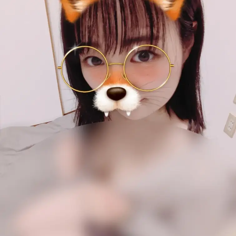 よるほーほー！今日もお疲れ様🌟

おっぱい…みる？？🦊
