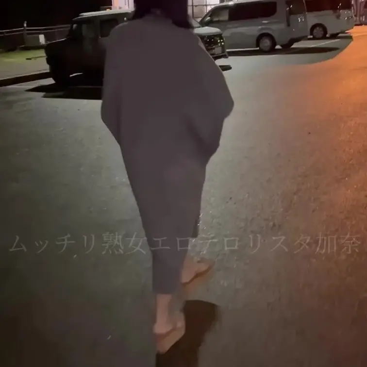 全裸野外露出徘徊

野外徘徊はやっぱり全裸💓
そしてバレるまでやる！