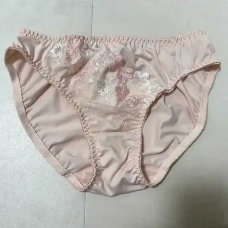 今日のるるの脱ぎたてパンツ🥰