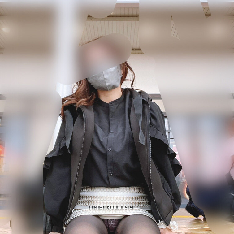 ○○○してもらう日の待ち合わせ
前には若い男性が居てチラチラ見られてました
