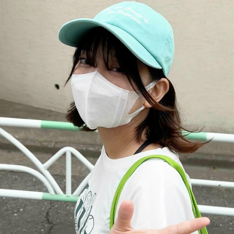 #71【KASUMI 20歳】
今回ストリートスナップに協力してくれたのは、小柄でアイドルのような見た目とカジュアルコ