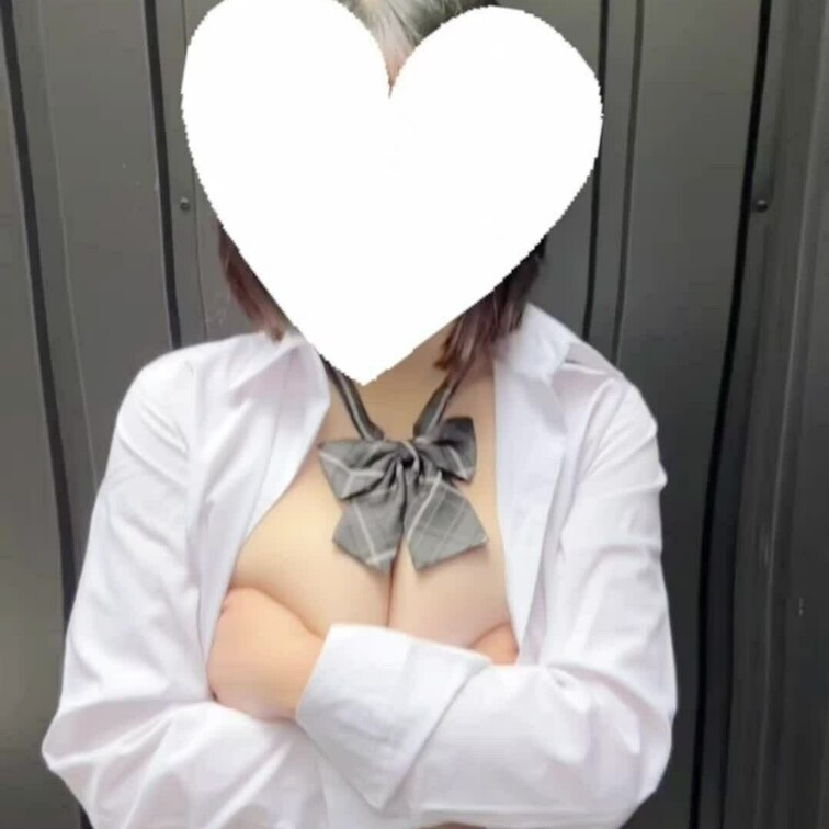 さわってみたい人っていたりしますか?一応Gカップあります…