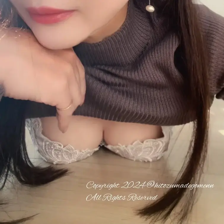 あざと谷間💗💗

こんばんは🌙ひなです🌷
4月もノロノロスタートでごめんなさい🙏🙇‍♀️
こんなわたしですがゆる