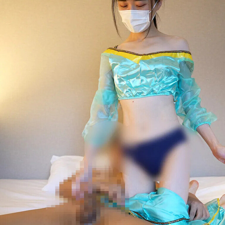 【可愛いパンツ脱がせて顔面騎乗→大量射精】アラビアンコスで手コキ攻め #15

▼ボカシなしのロングバージョンはこち