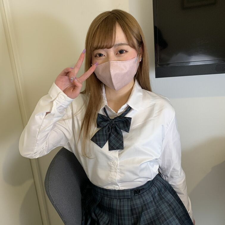 大好きな制服オナニー💕
学校とかお外とかでもヤりたいなぁ。。

エッチだと思ったらいいね👍
お願いします💋
