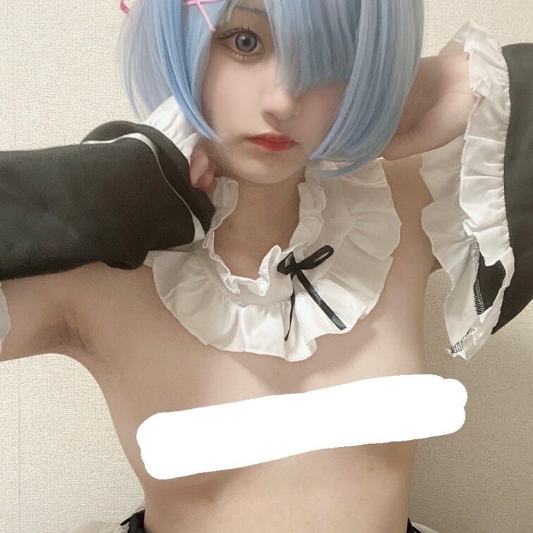 リゼロのレムちゃんのコスプレです！
○○○はプレミアムプランで見れます(,,. .,, )