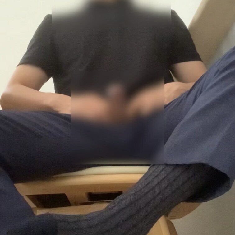 一日頑張ってきました！めっちゃ暑くて蒸れましたね💦多分いい匂いはしてないです👞🧦そのニ