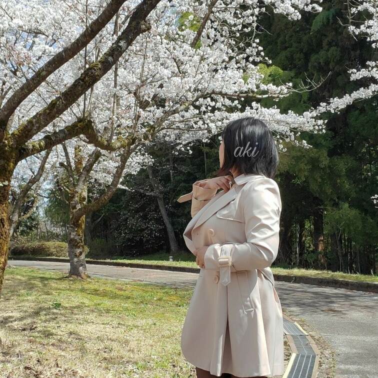 桜の下で🌸
露出散歩♡