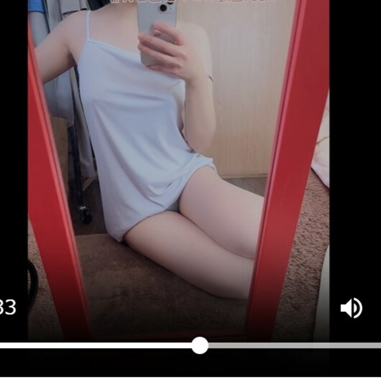 蒸し暑くなってきたのでキャミソールとパンツの格好で撮影したよ☆