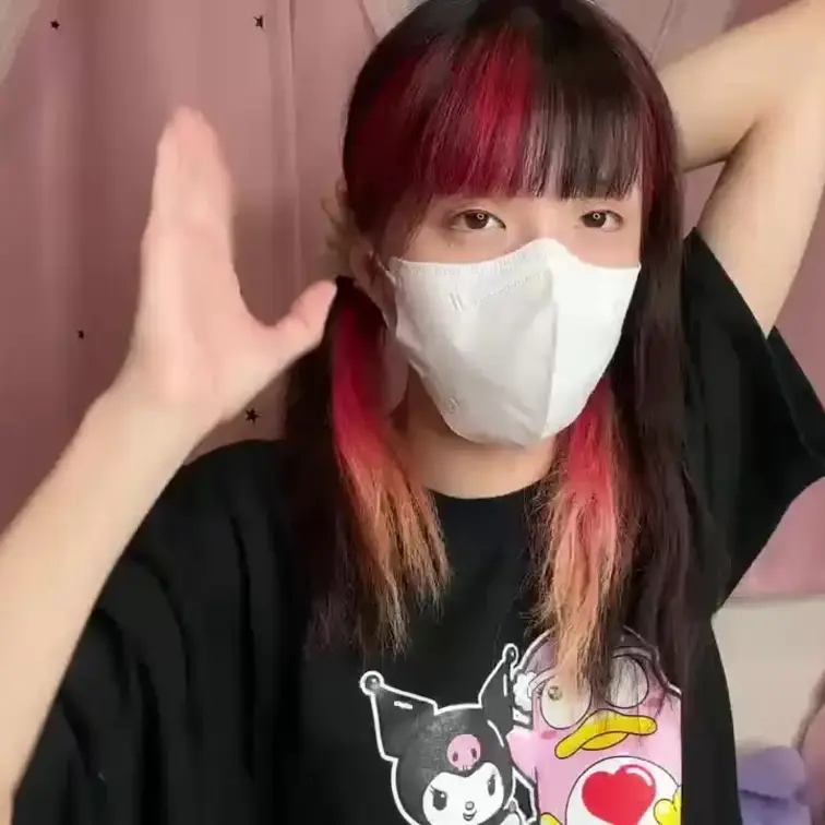 【みれい 20 歳】

みれいさんのライブ配信動画です
生ライブ配信だと、1 回の有料配信を視聴すると、おおよそ平