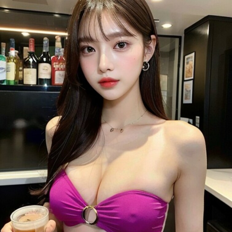 お○○○を飲むと少し大胆になる未来ちゃん

下ネタトークも盛り上がったので
「ちなみに今日のブラ何色？」って聞くと