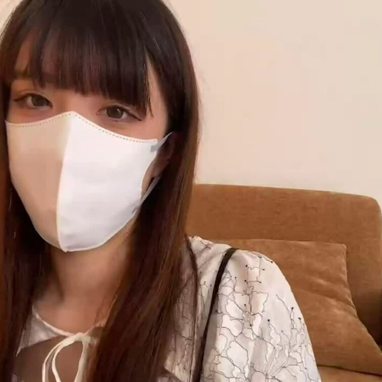 【みれい 20 歳】

みれいさんのライブ配信動画です
生配信だと、1 回の有料配信を視聴すると、おおよそ平均 5