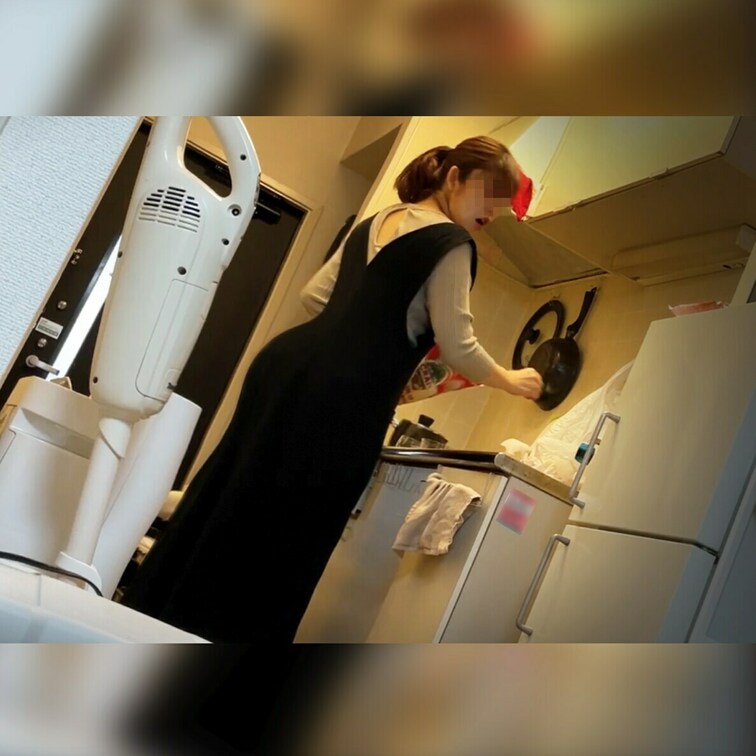 【無料】マッチした6時間後ティンダー女子の部屋へ。
朝の7時過ぎにティンダーでマッチした女子。その日の昼過ぎに部屋まで