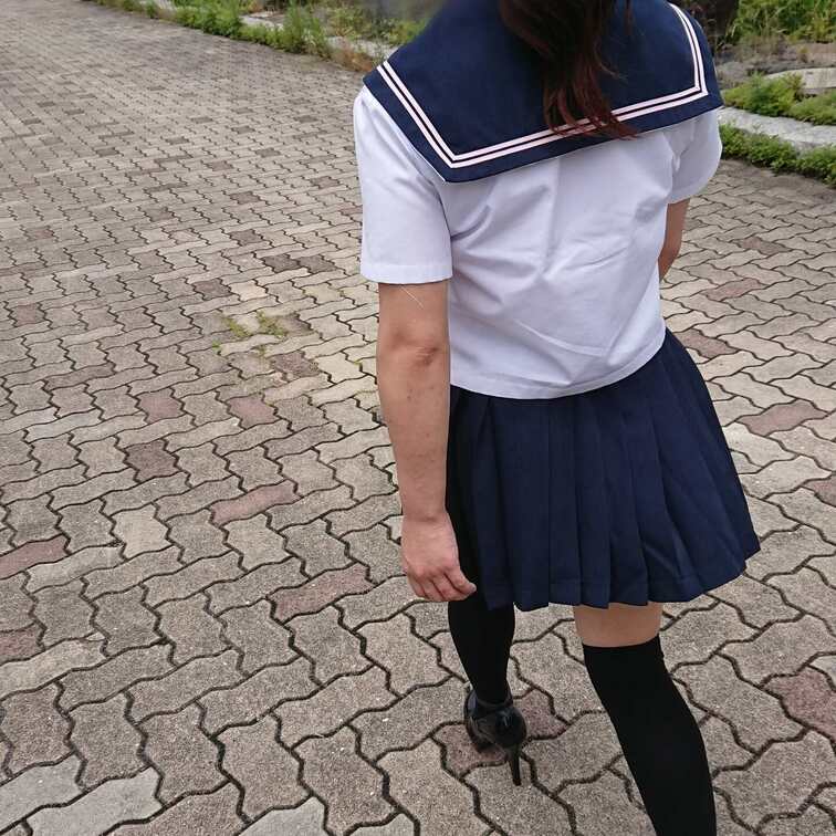 制服野外露出①