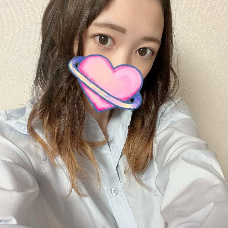 おはようございます✨
今週も頑張りましょうー！！(o^^o)♪
週初めで憂鬱な貴方に本日の下着をチラ見せサービス🌸