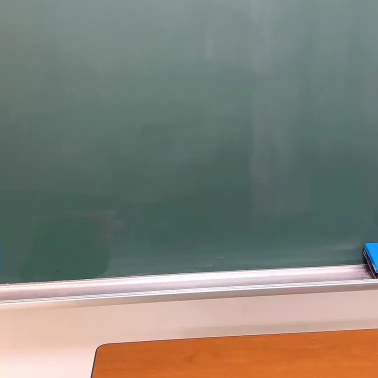 TKNMT 前の席のオタク君が机の下が気になるみたいなのでパンツ見せて誘惑しちゃいます