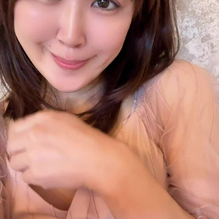 お出かけ前にオナニーしちゃった❤️
せっかくシャワーを浴びたばかりなのに…
