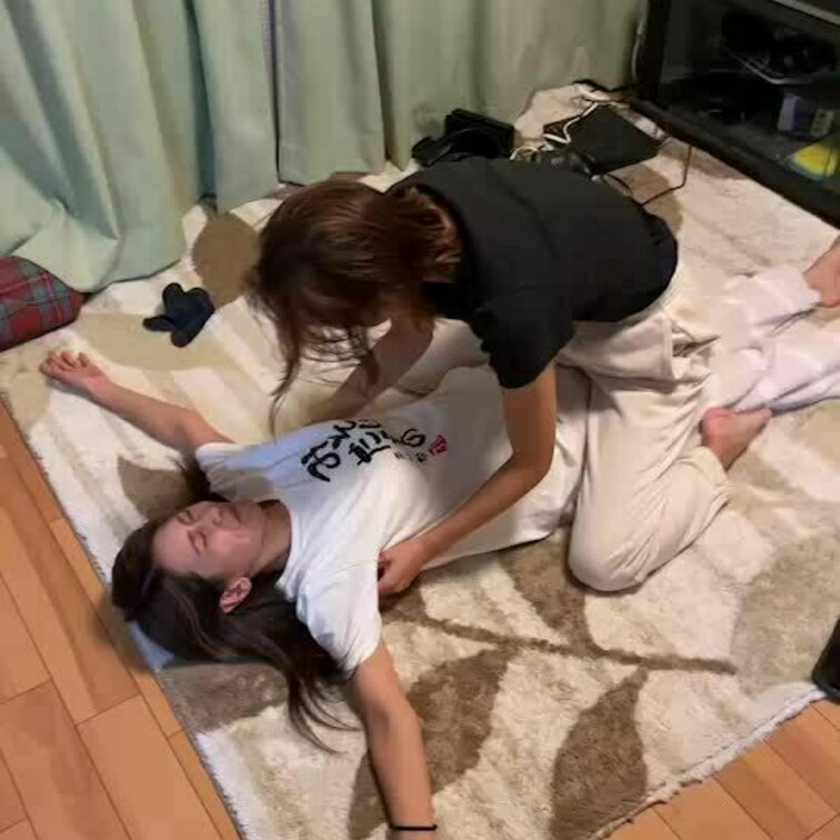皆様いつもご購入ありがとうございます☺️
今回のくすぐり動画はこちらです👍

是非見てあげてくださいね(  ˆОˆ