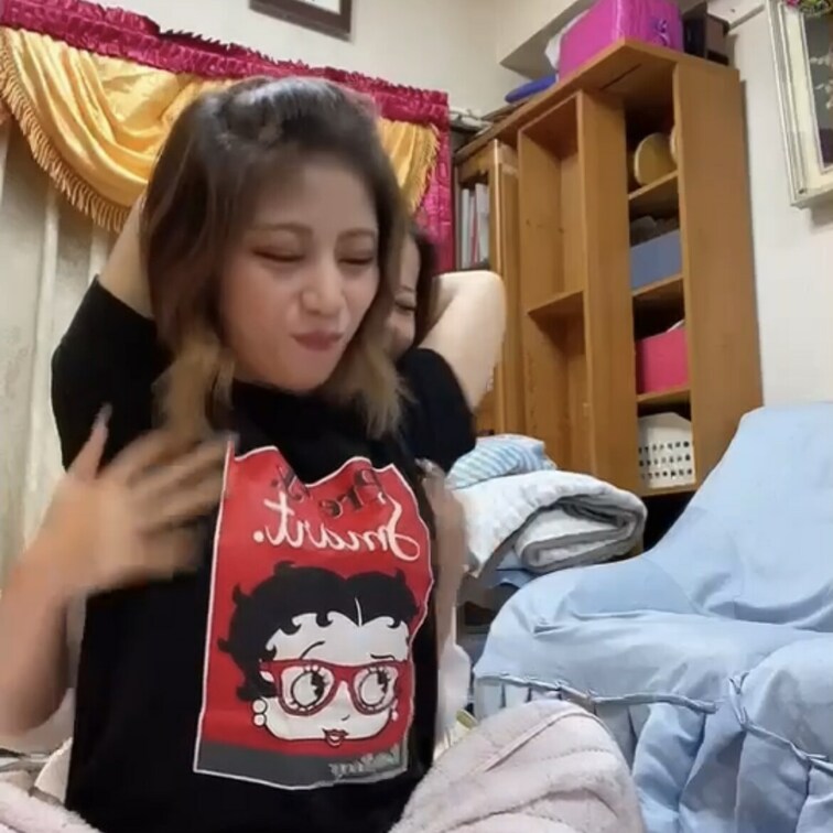 皆様いつもご購入ありがとうございます☺️
今回のくすぐり動画はこちらです👍

是非見てあげてくださいね(  ˆОˆ