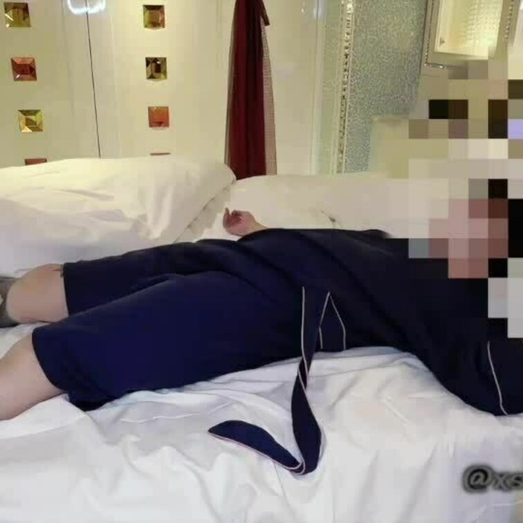 赤ドレスのキャバ嬢が６９してハメ撮り（横から）