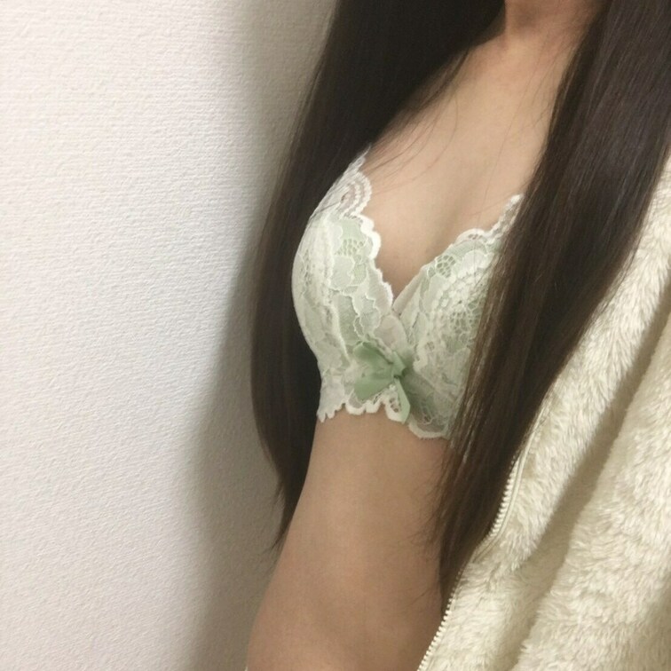 下着姿の自撮りは初めて😆
ちょっと頑張って見ました😇