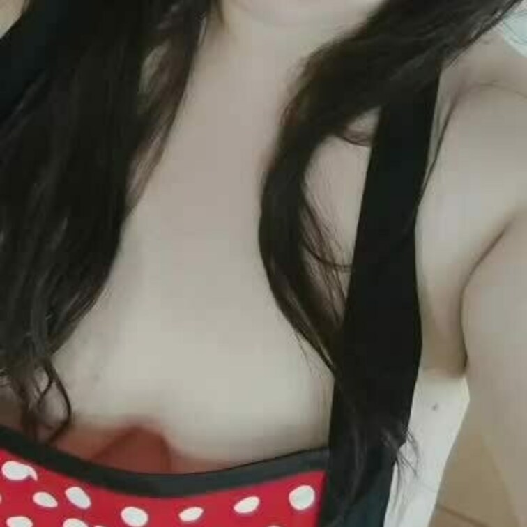 エプロンがはらはらと解けていきます…♡