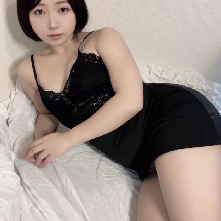 久しぶりの無料動画❣️
何気に連続でお尻ふぇち向け投稿になってしまった🤭
お尻と太もも大きい女の子好き…？💞