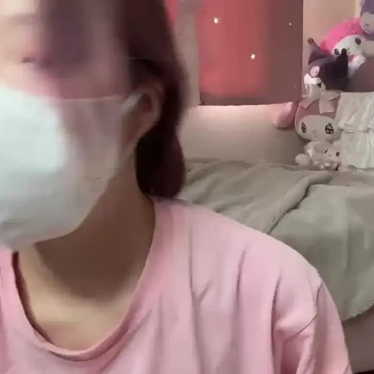 【みれい 20 歳】

みれいさんのライブ配信動画です
生ライブ配信だと、1 回の有料配信を視聴すると、おおよそ平