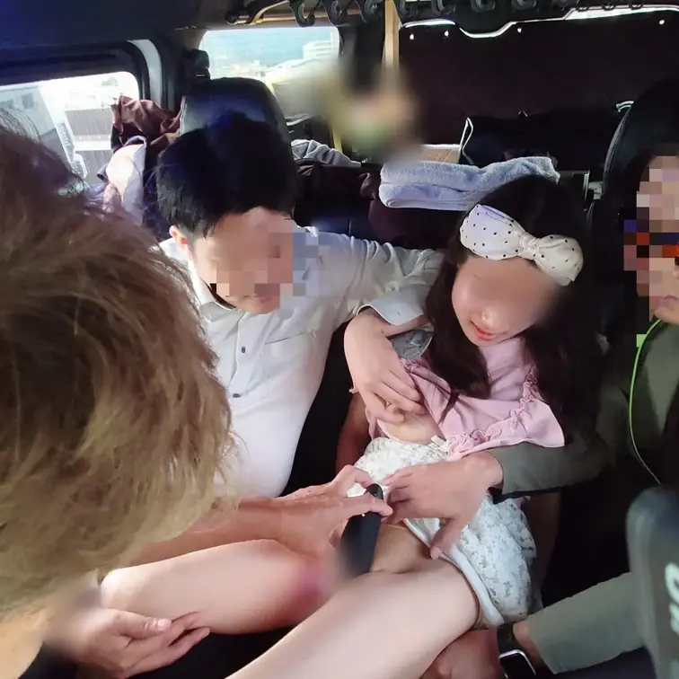 お嬢様人妻　車内で4P　生ハメ1発　フェラ抜き2発