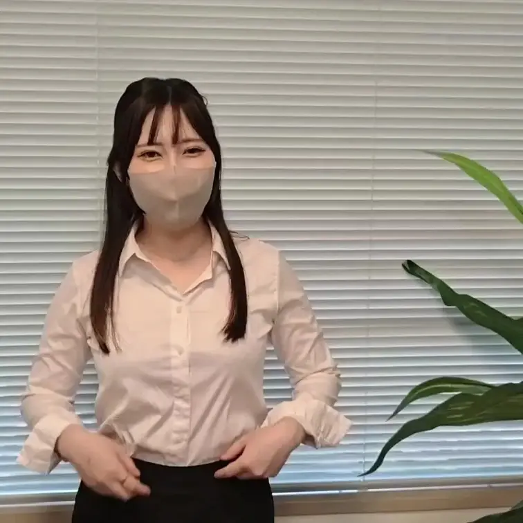塾帰りのリクスーみいたん先生に、キーボー君の施術研修を行いました!
今回は、腰周りや鎖骨マッサージの他に、腸活マッサージとしておへそ周りの施術も重点的に行いました!!
キーボー君、みいたん先生のへそ見たかったのか、わざと服捲ってない?
でも、力の入れ具合は上手になってきたキーボー君!
独り立ちも近いかも?? (1/2)