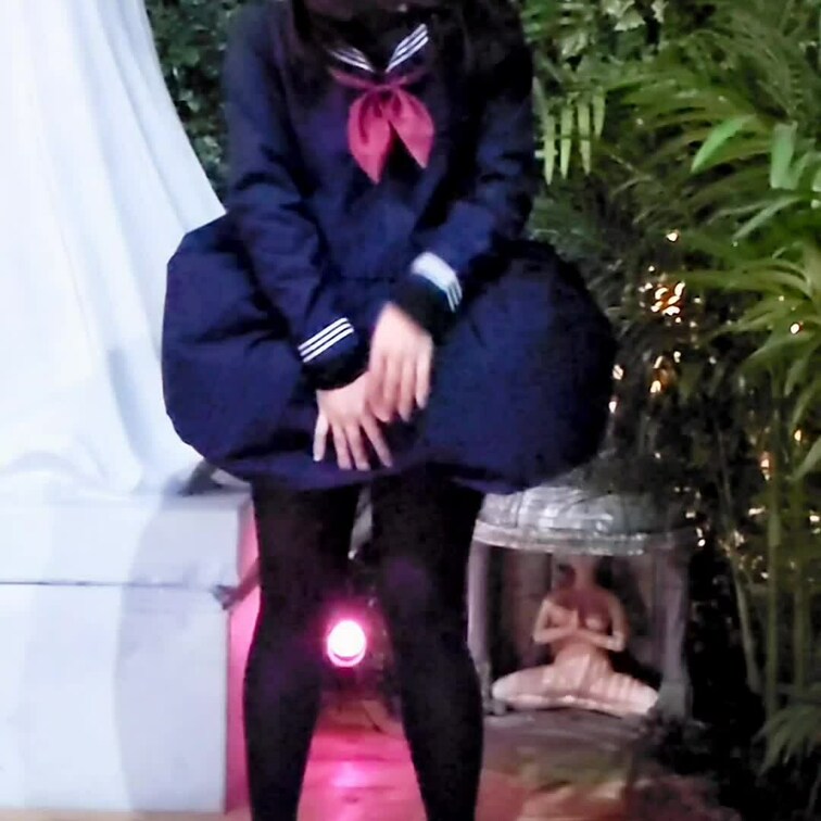 #清楚なのかビッチなのか