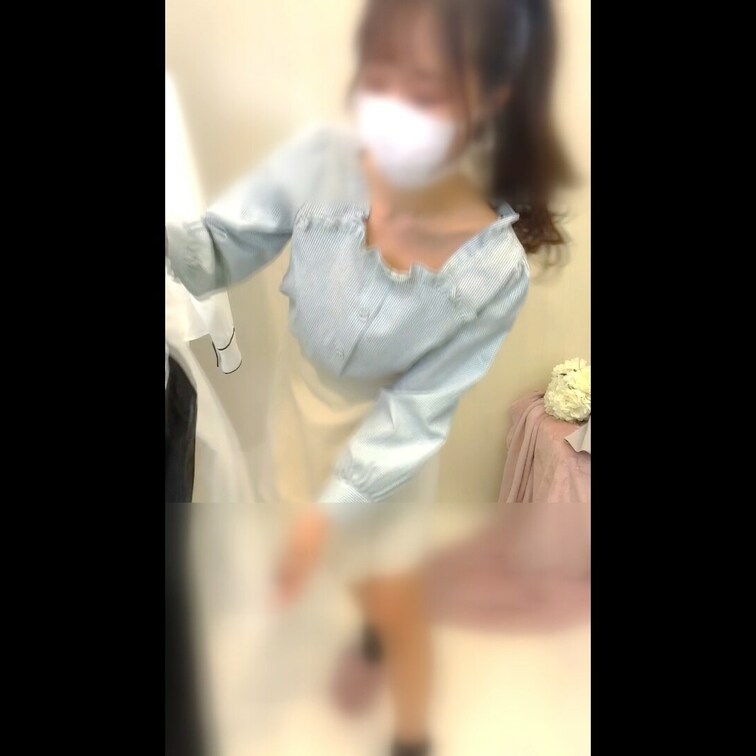 本編はこちら→
胸ちら04 【アパレル店員・インスタライブ】
着替え○○○流出
・本作品に