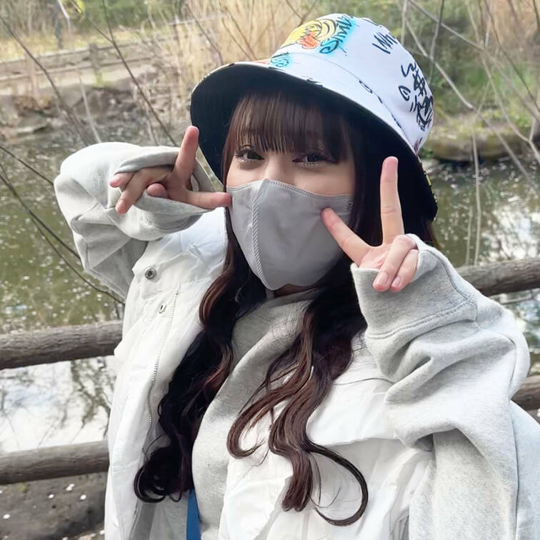 ＃48【SASAKI 20歳】
今回ストリートスナップ撮影に協力してくれたのは、スポーティなストリートコーデに小物で個