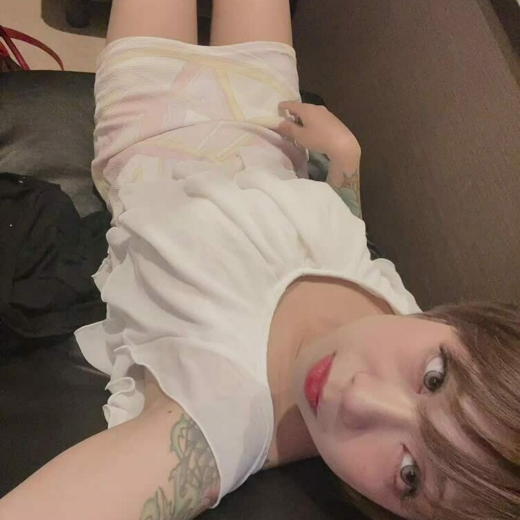 漫○喫茶で脱いでいく……
覗いちゃう？