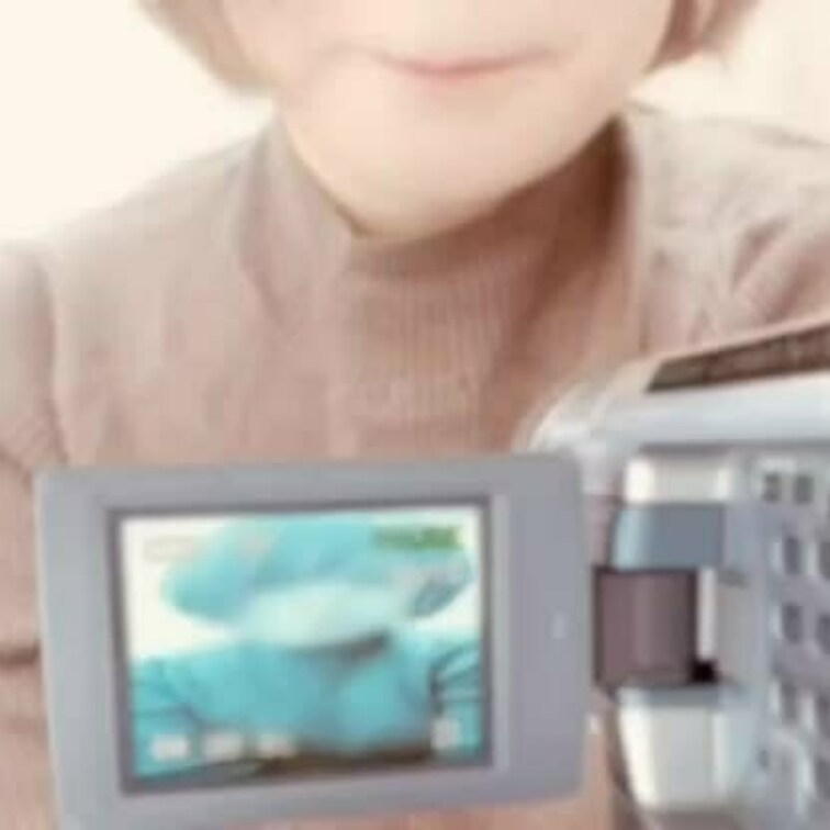 平成のAVの香りのする、ビデオカメラ越し（フィルター）ぬぎぬぎ動画です♡
えっろい雰囲気を楽しんで欲しいです🥺♡