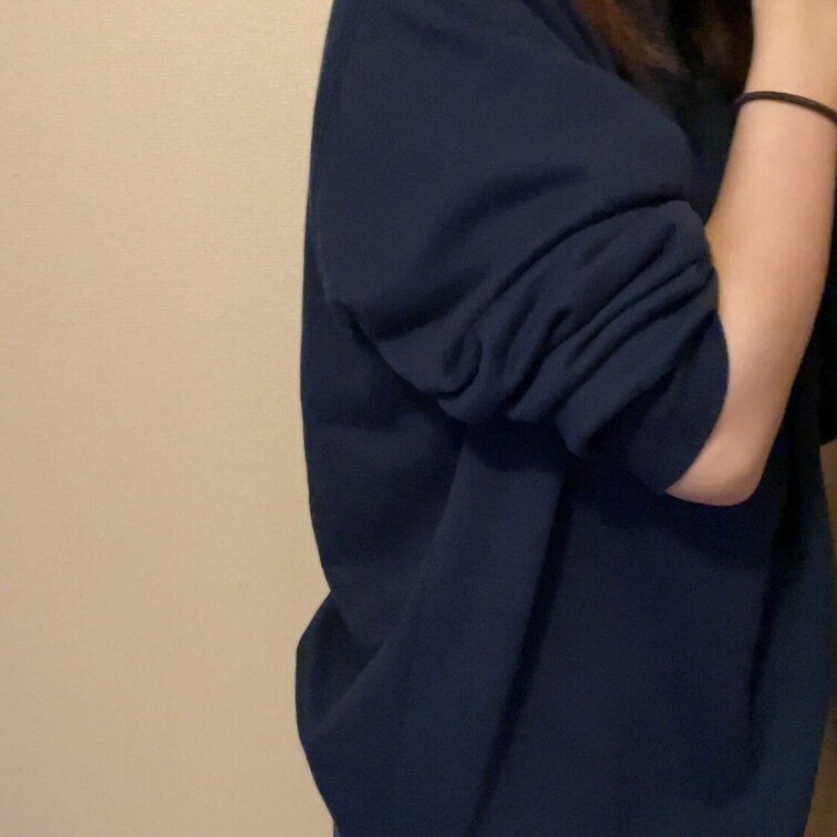 自分からは絶対見せる事のない
清純な妻の恥じらい胸チラ🥰