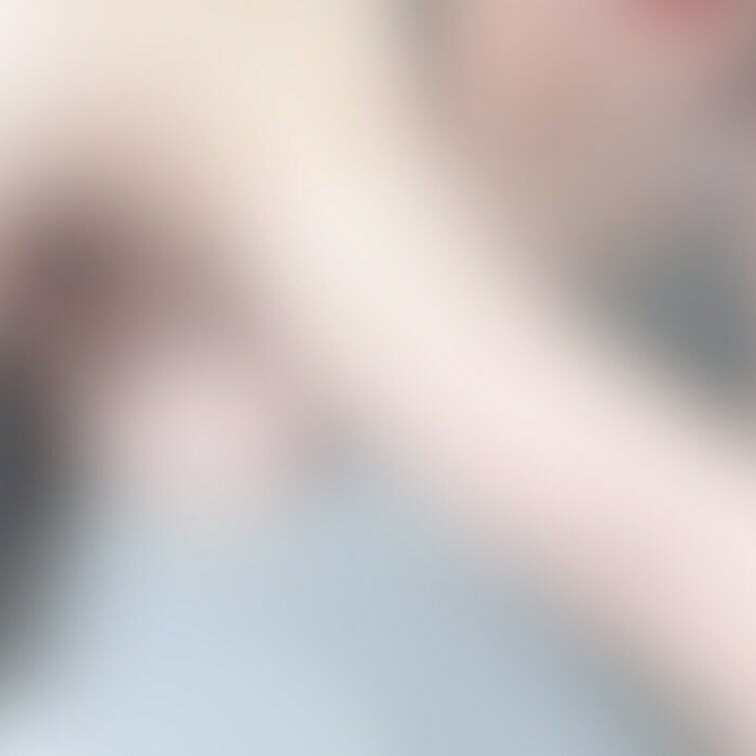 服何も着ずにフォームローラーで太ももほぐしたら乳首擦れて気持ちくなってる