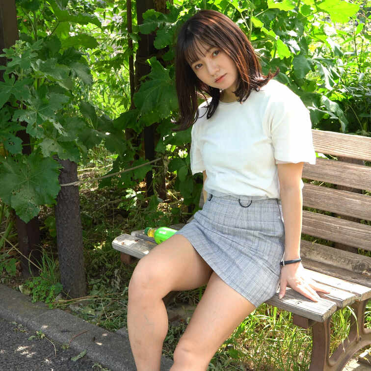 ［美女と公園デート］