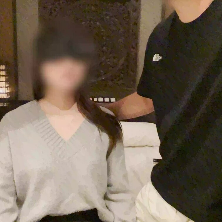 彼氏いるから「こんなことしちゃいけない」って分かってるのに…///初めてだから緊張してるのが伝わっちゃうかも…💕