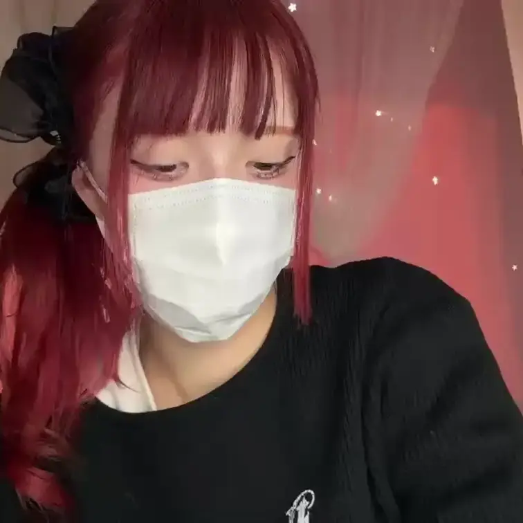 【みれい 20 歳】

みれいさんのライブ配信動画です
生ライブ配信だと、1 回の有料配信を視聴すると、おおよそ平