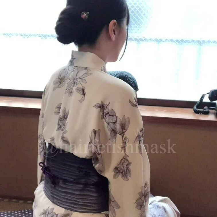 黒髪スーパーロングヘア動画です。